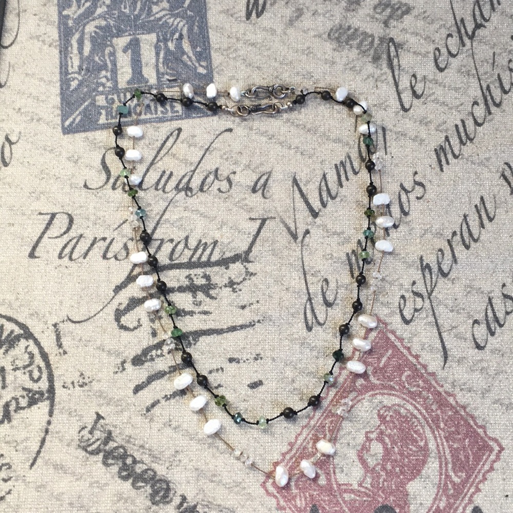 White Pearl/ Gemstone Necklace Set